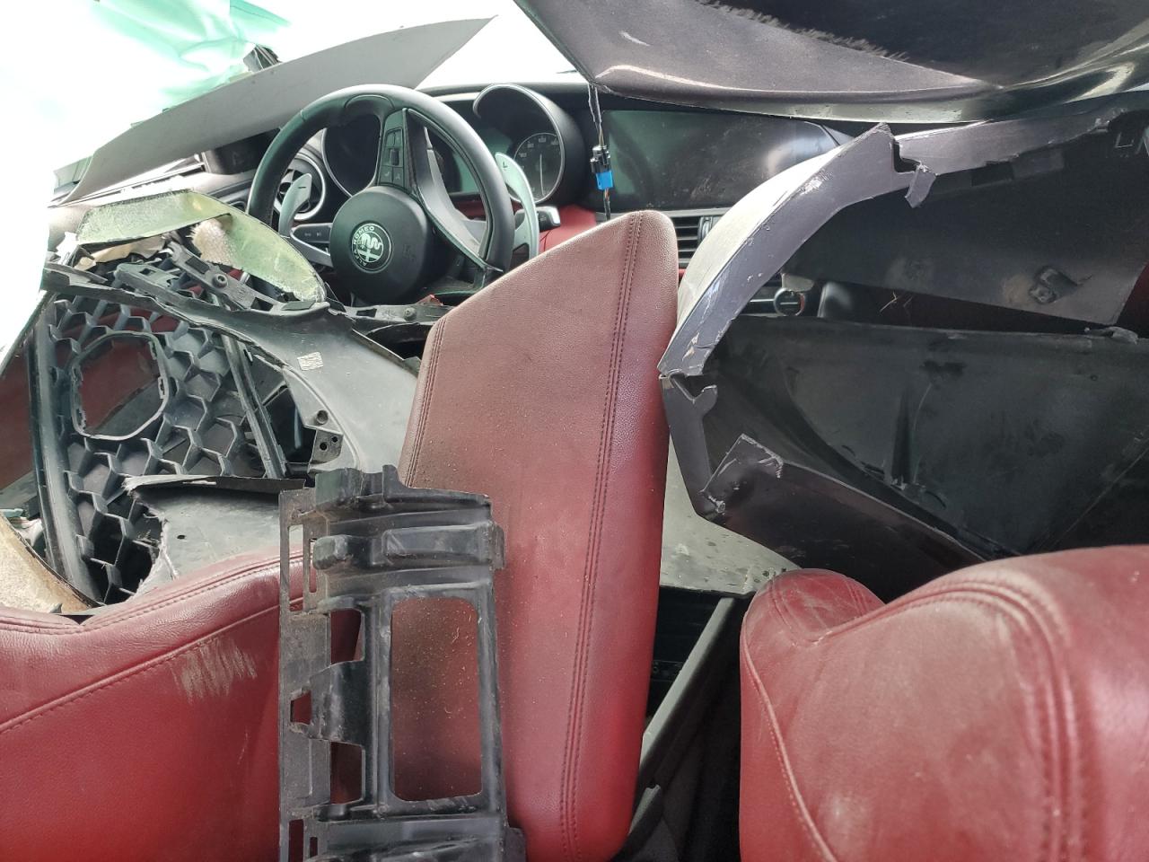 2018 Alfa Romeo Giulia Ti Q4 VIN: ZARFAEEN8J7571985 Lot: 69646005