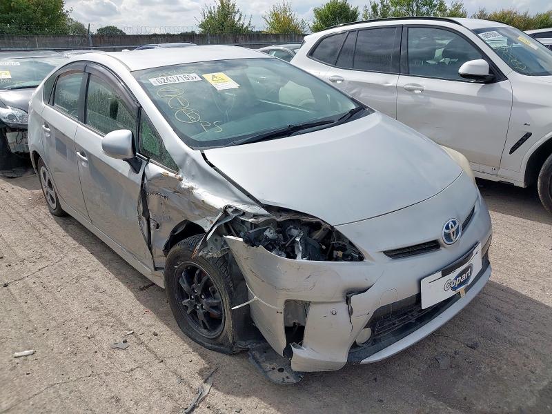 2013 TOYOTA PRIUS HYBRID 