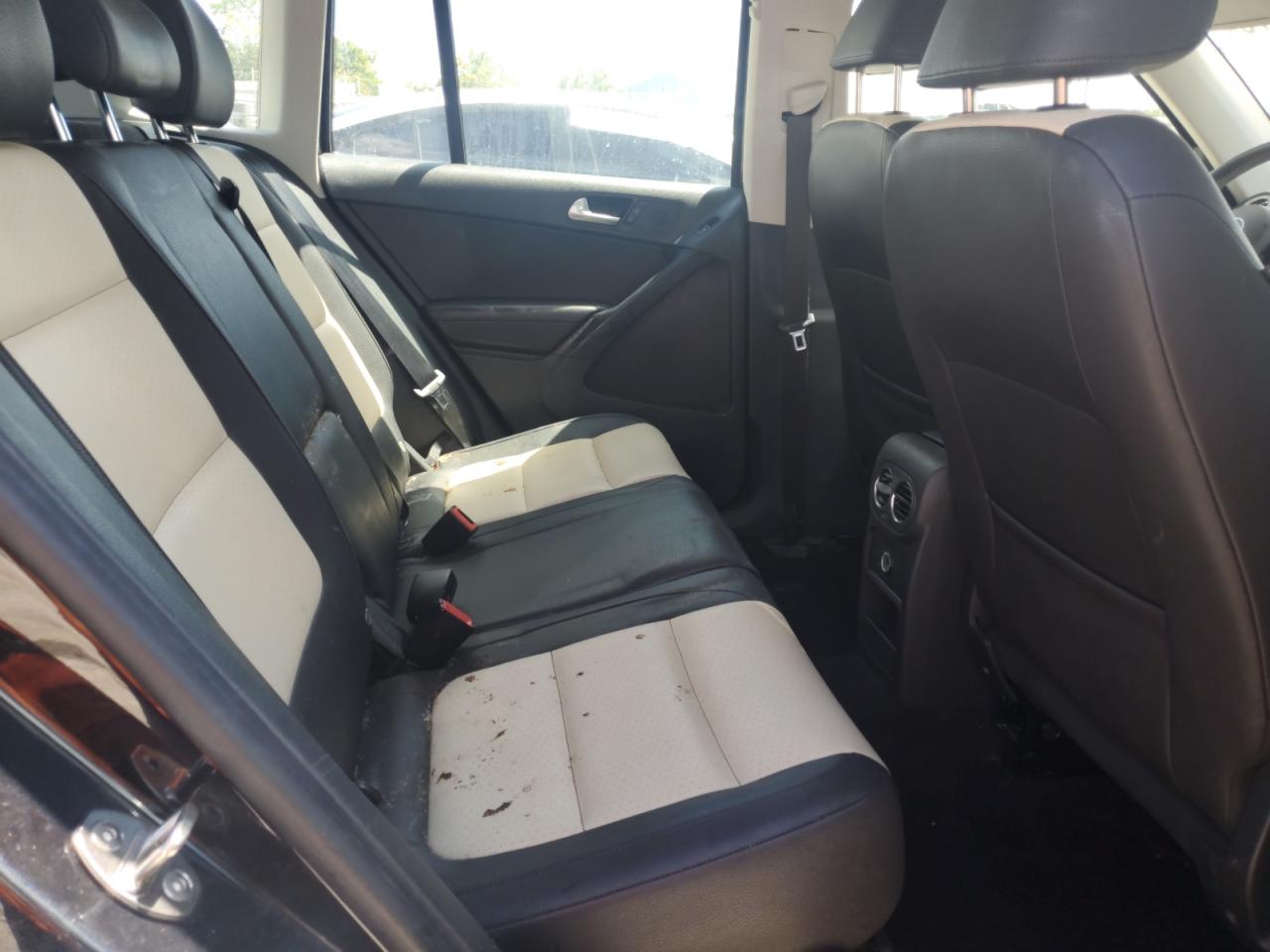 2016 Volkswagen Tiguan S VIN: WVGAV7AX3GW027125 Lot: 70487575