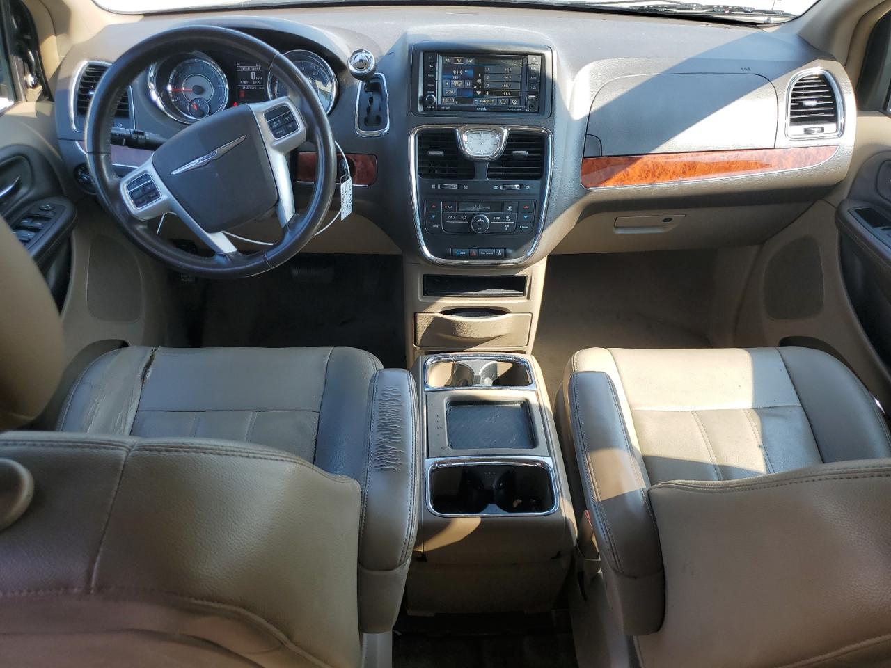 2015 Chrysler Town & Country Touring VIN: 2C4RC1BG8FR739663 Lot: 69670085