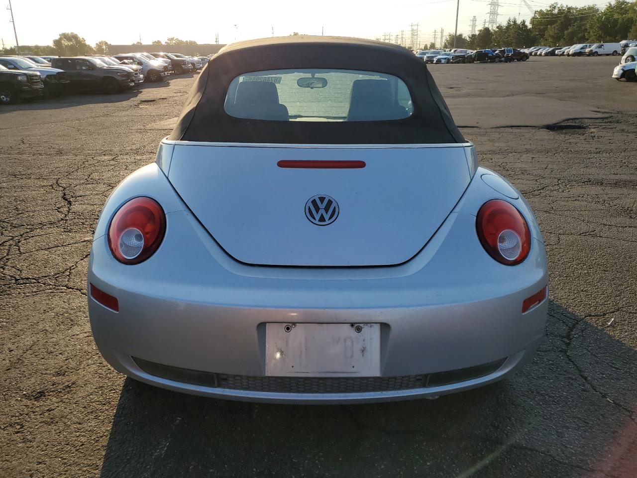 2007 Volkswagen New Beetle Convertible Option Package 1 VIN: 3VWRF31Y07M418428 Lot: 67462955