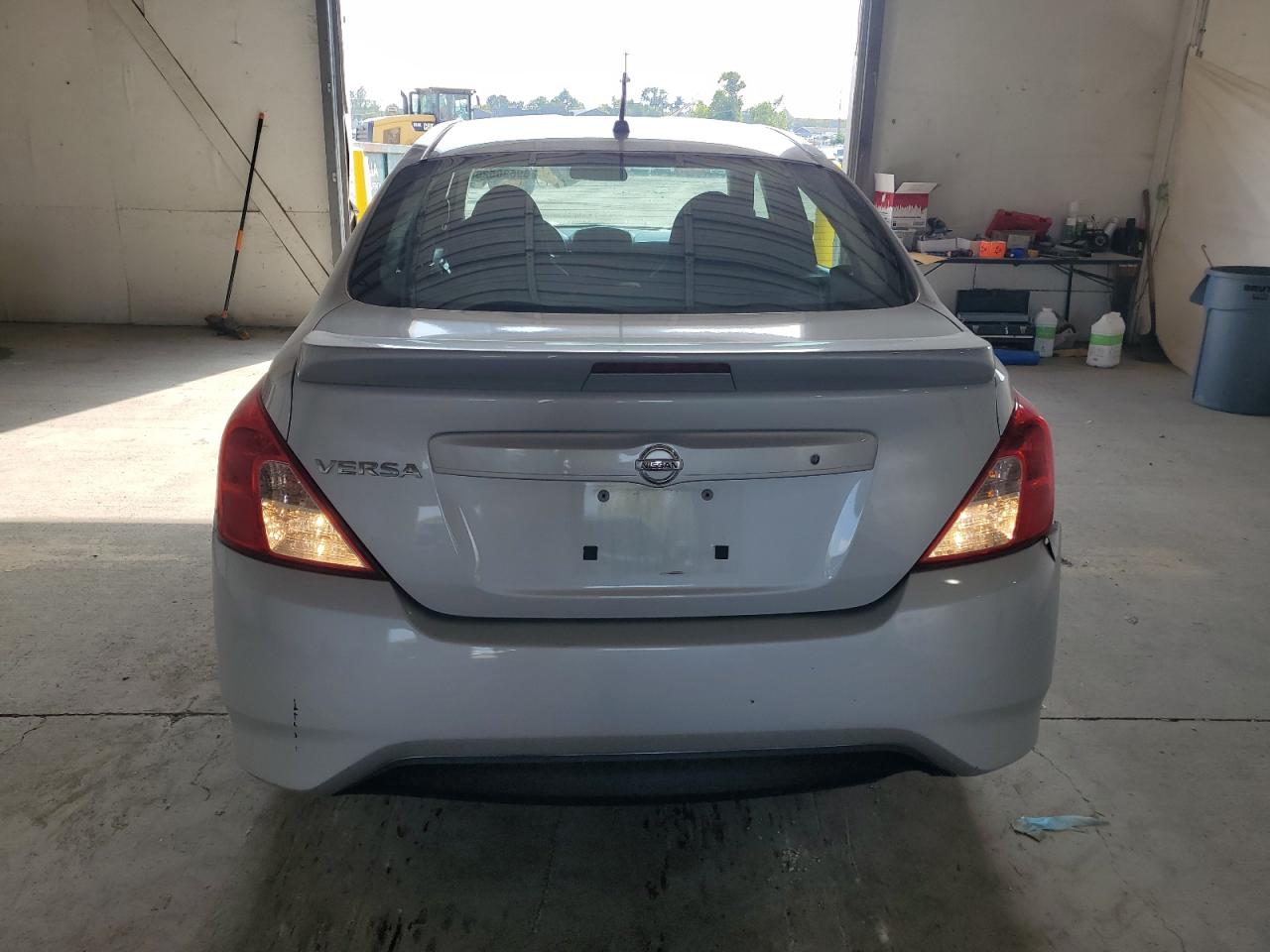 2016 Nissan Versa S VIN: 3N1CN7AP8GL91W Lot: 69636525