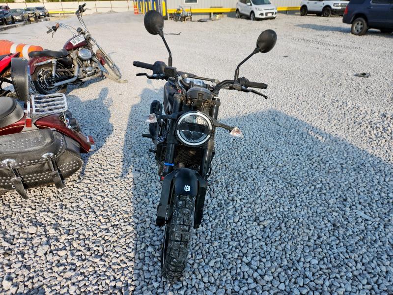 2023 HUSQVARNA VITPILEN 4  