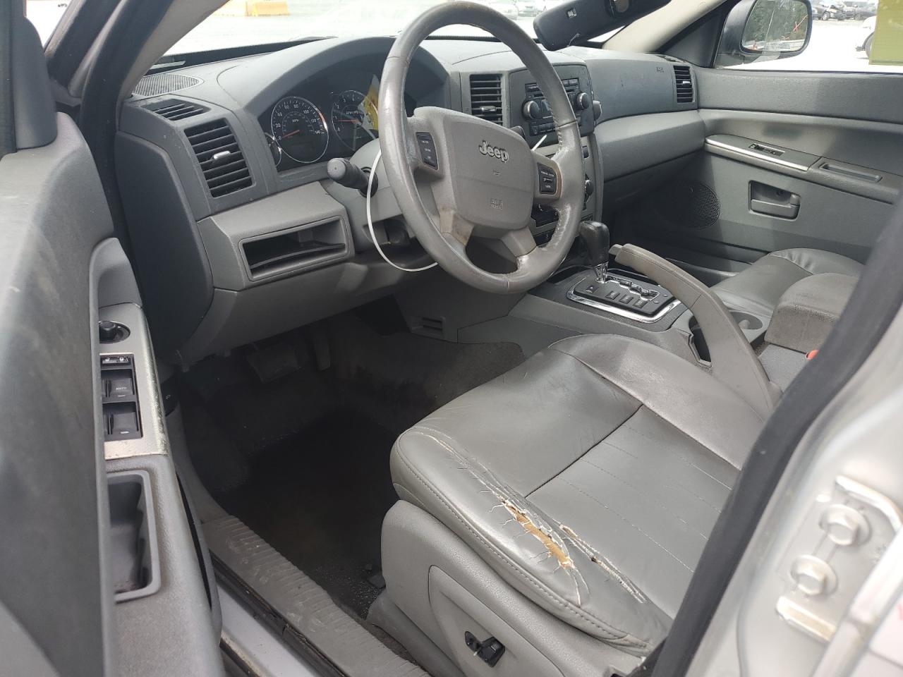 2007 Jeep Grand Cherokee Laredo VIN: 1J8HR48P27C700220 Lot: 70264685