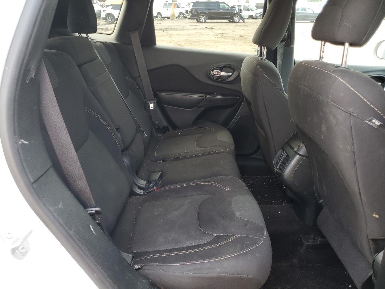 2016 Jeep Cherokee Latitude VIN: 1C4PJMCB4GW368141 Lot: 85355355