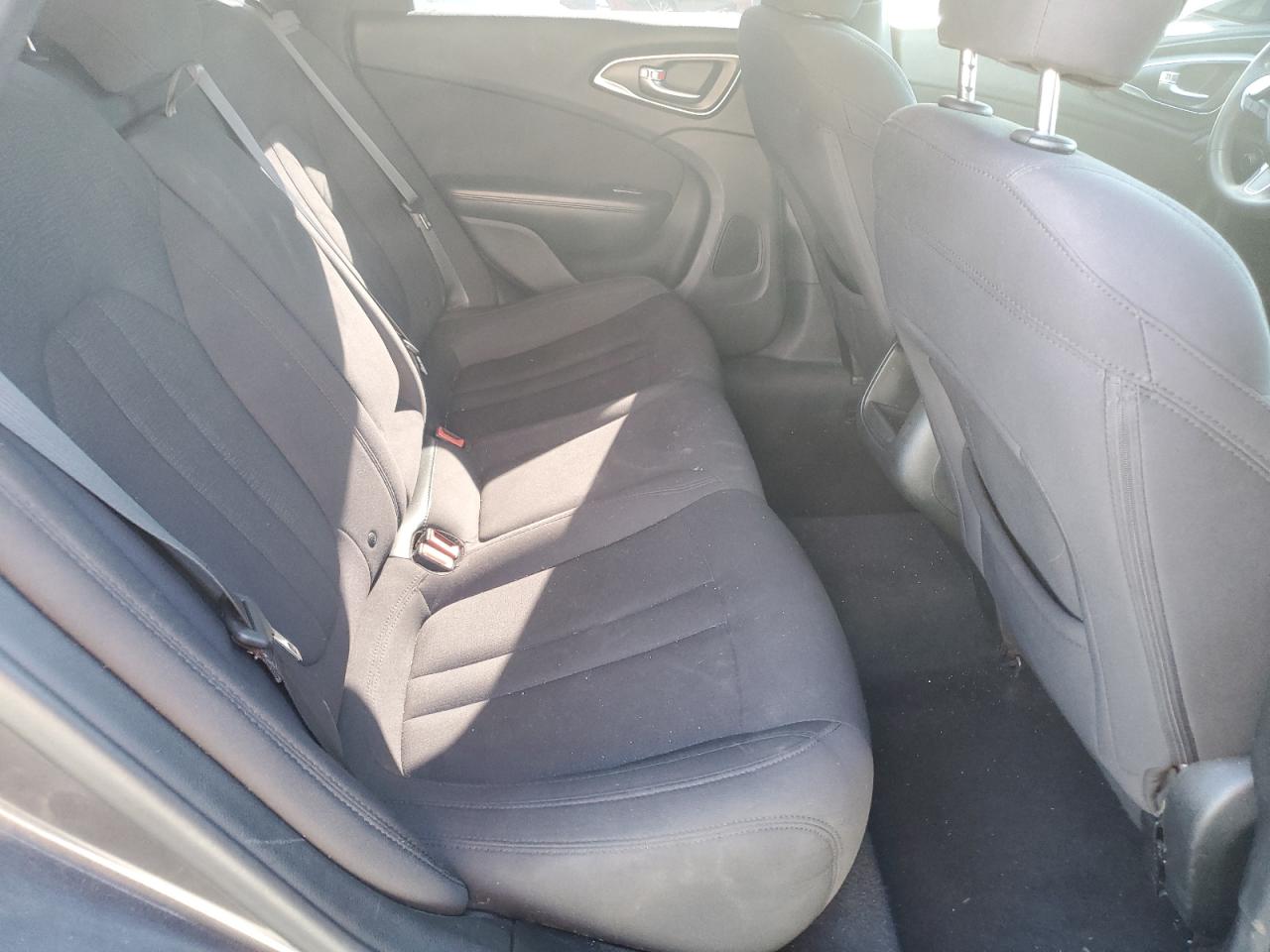 2015 Chrysler 200 Limited VIN: 1C3CCCABXFN622840 Lot: 69635955