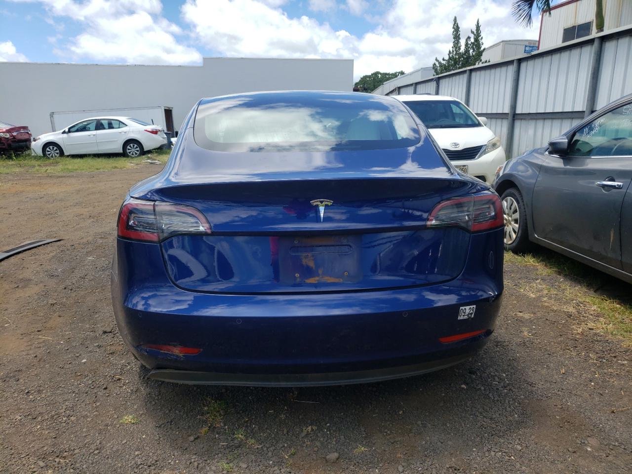 5YJ3E1EA9JF155817 2018 Tesla Model 3