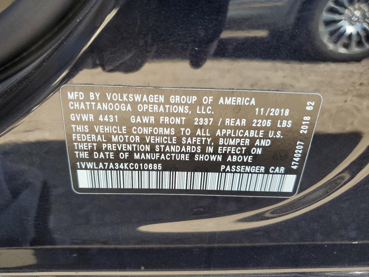 1VWLA7A34KC010685 2019 Volkswagen Passat Wolfsburg