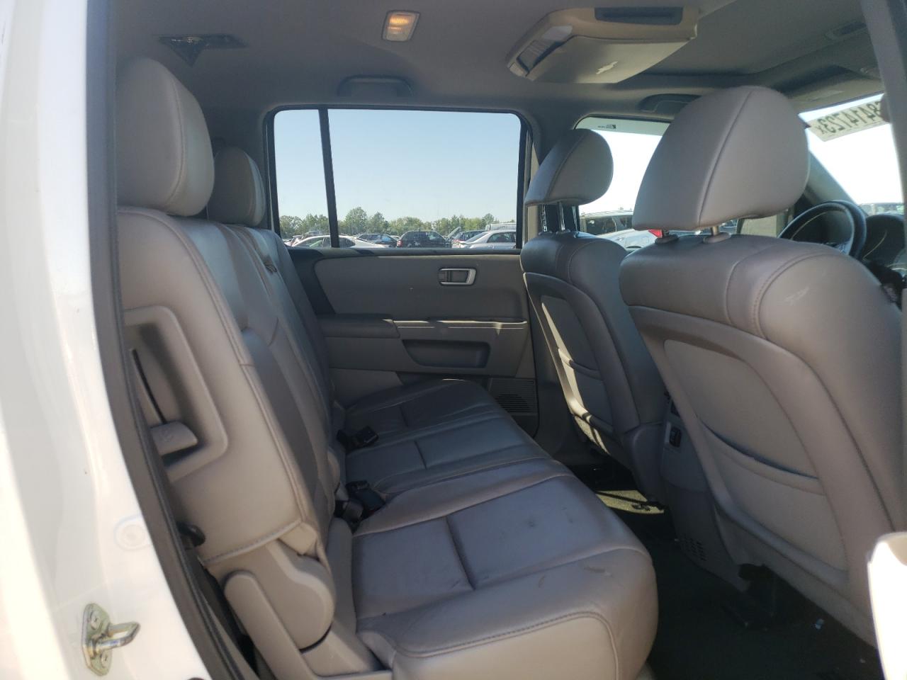 2014 Honda Pilot - Image 10