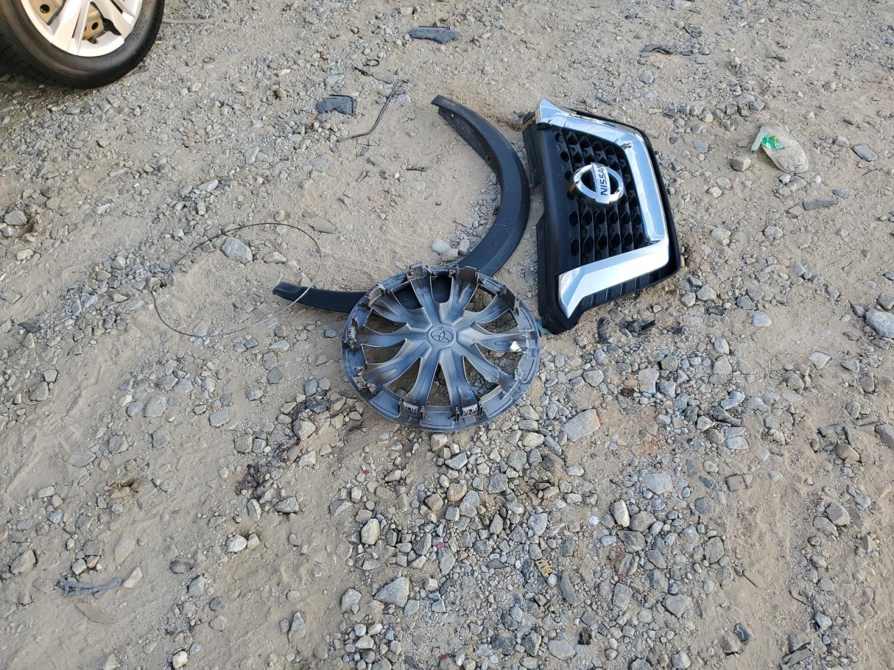 2018 Nissan Kicks S VIN: 3N1CP5CU5JL530041 Lot: 74244384