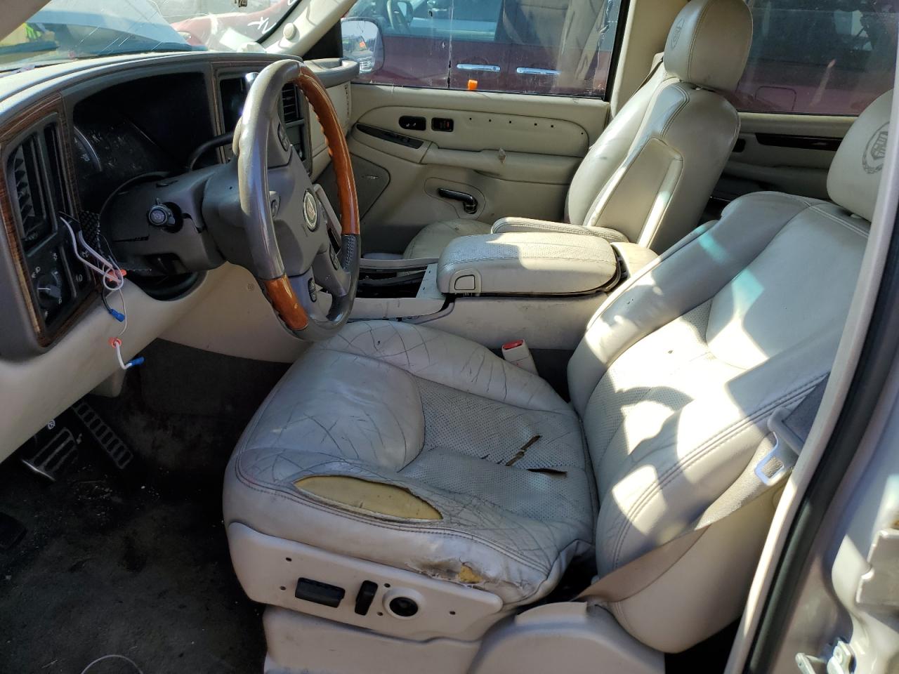 2004 Cadillac Escalade Luxury VIN: 1GYEK63N44R216455 Lot: 68263243