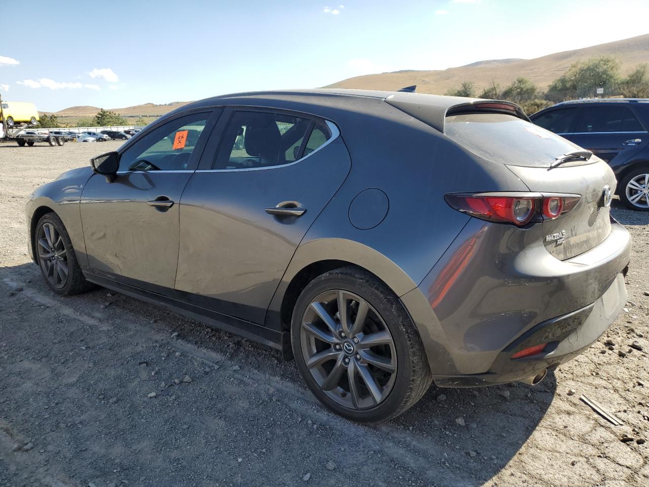 JM1BPBMM2K1143722 2019 Mazda 3 Preferred