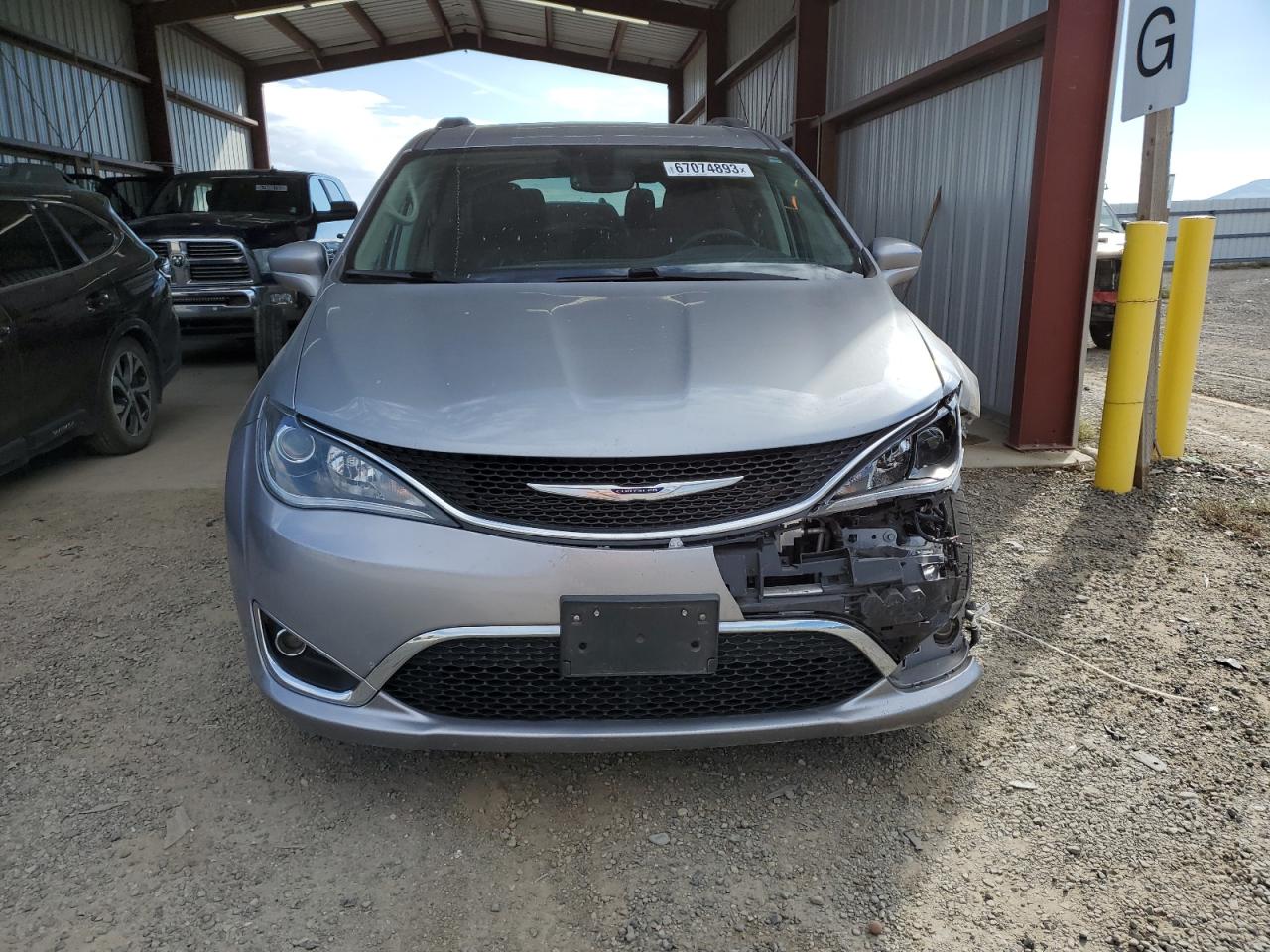 2C4RC1BG2KR731665 2019 Chrysler Pacifica Touring L