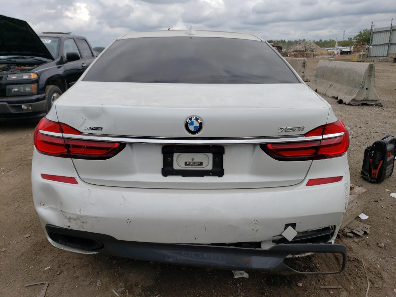 WBA7F2C53GG420141 2016 BMW 750 Xi