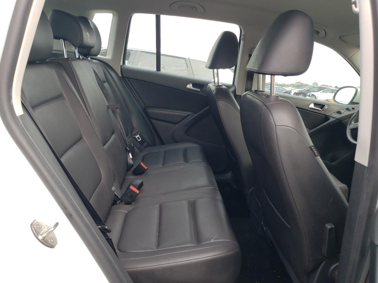 WVGAV7AXXGW519473 2016 Volkswagen Tiguan S