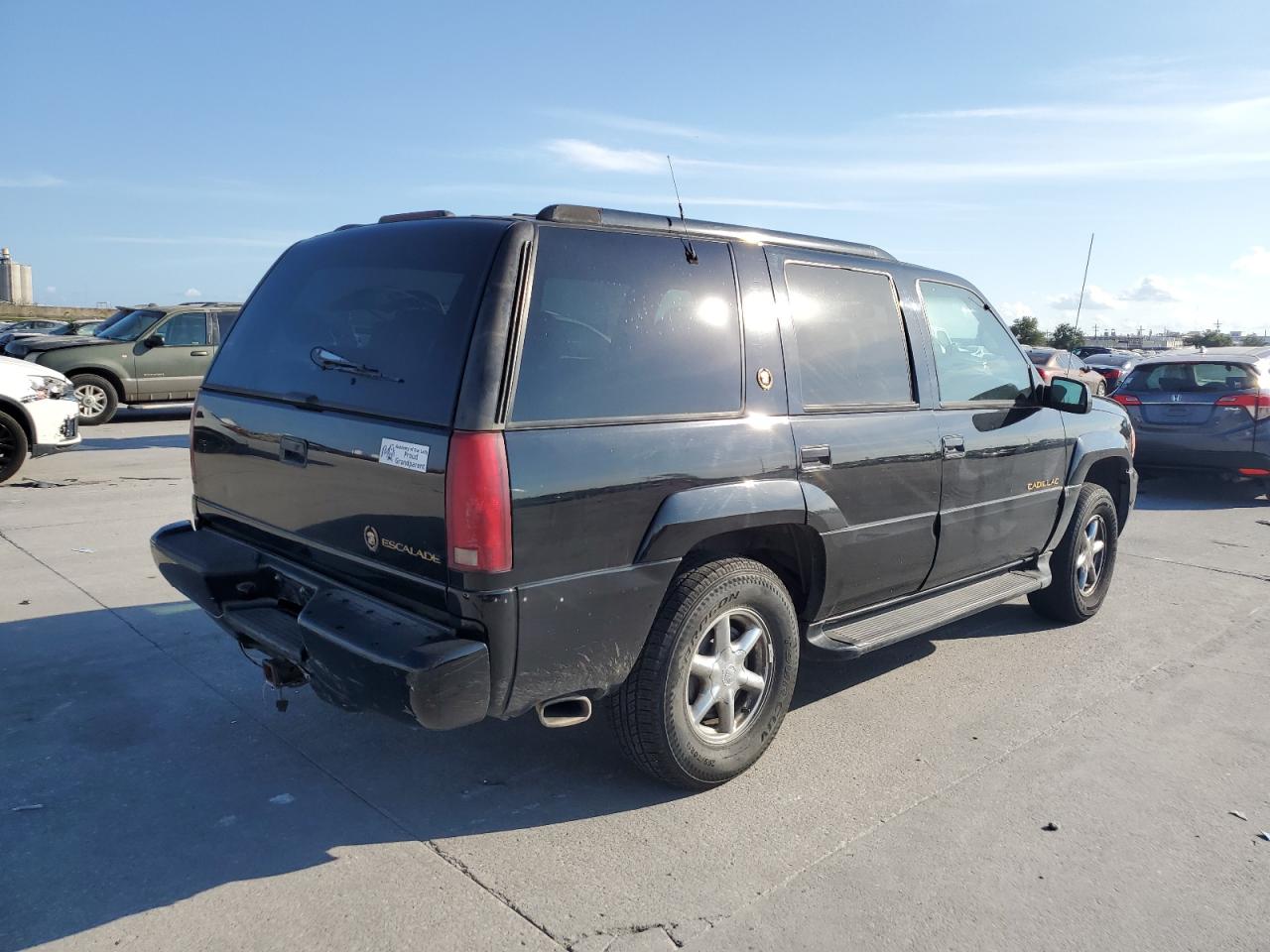 2000 Cadillac Escalade VIN: 1GYEK13R0YR167895 Lot: 82586443