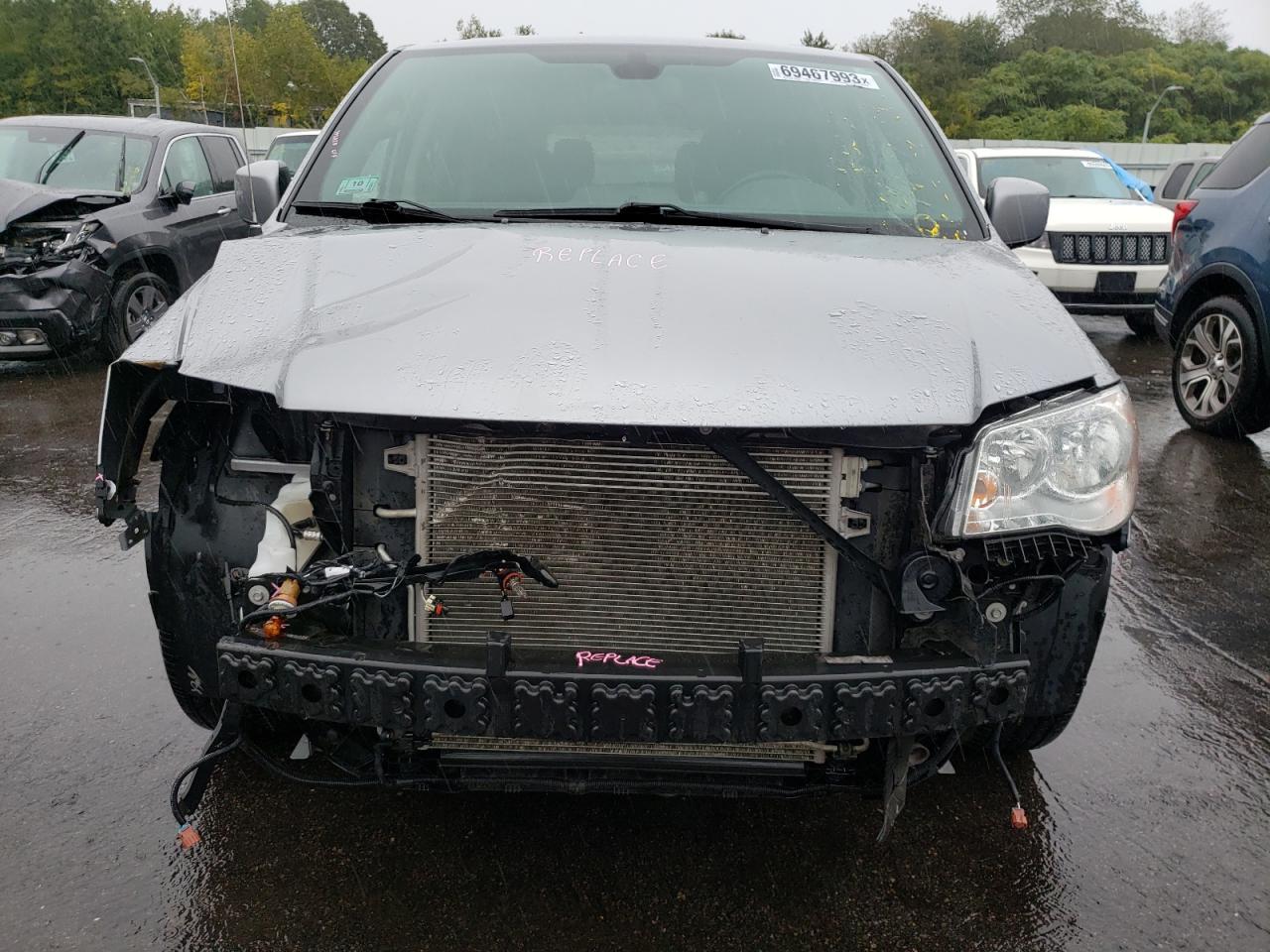 2019 Dodge Caravan - Image 5
