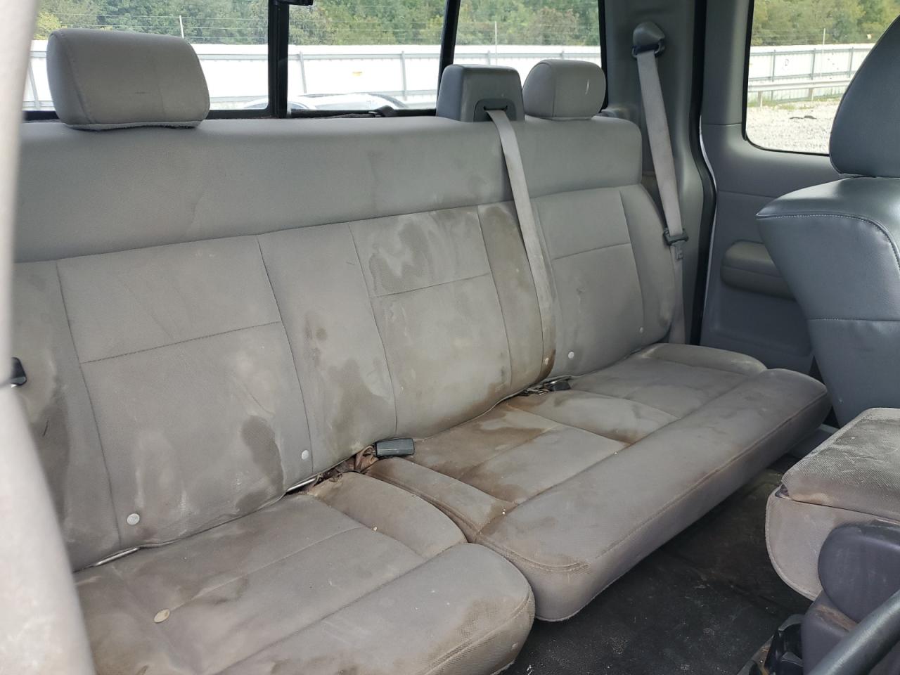 2005 Ford F-150 - Image 11