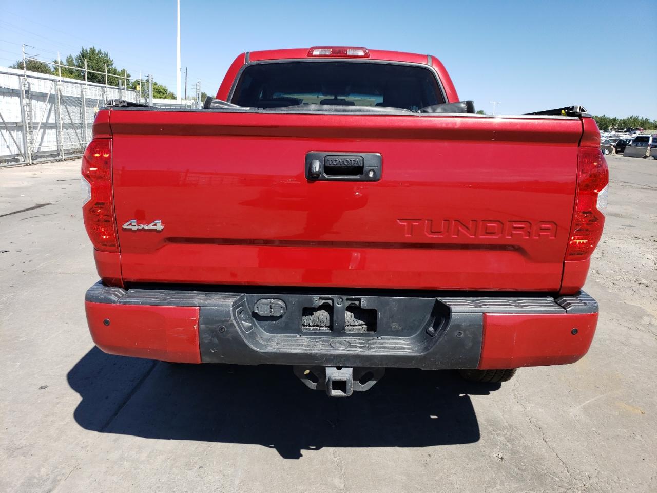 5TFDY5F10HX664812 2017 Toyota Tundra Crewmax Sr5