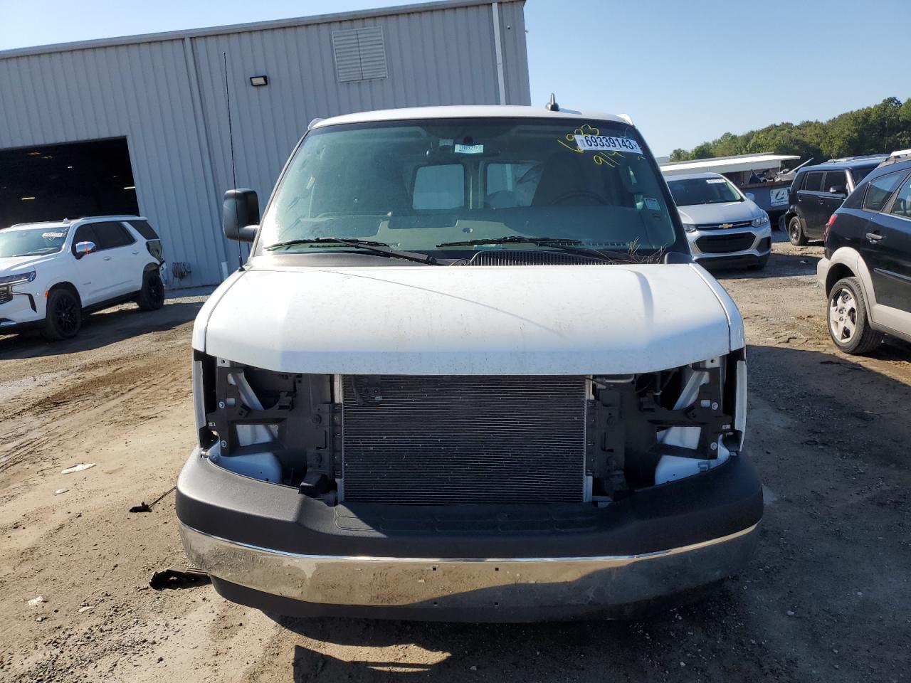 1GCWGAFPXM1239832 2021 Chevrolet Express G2500