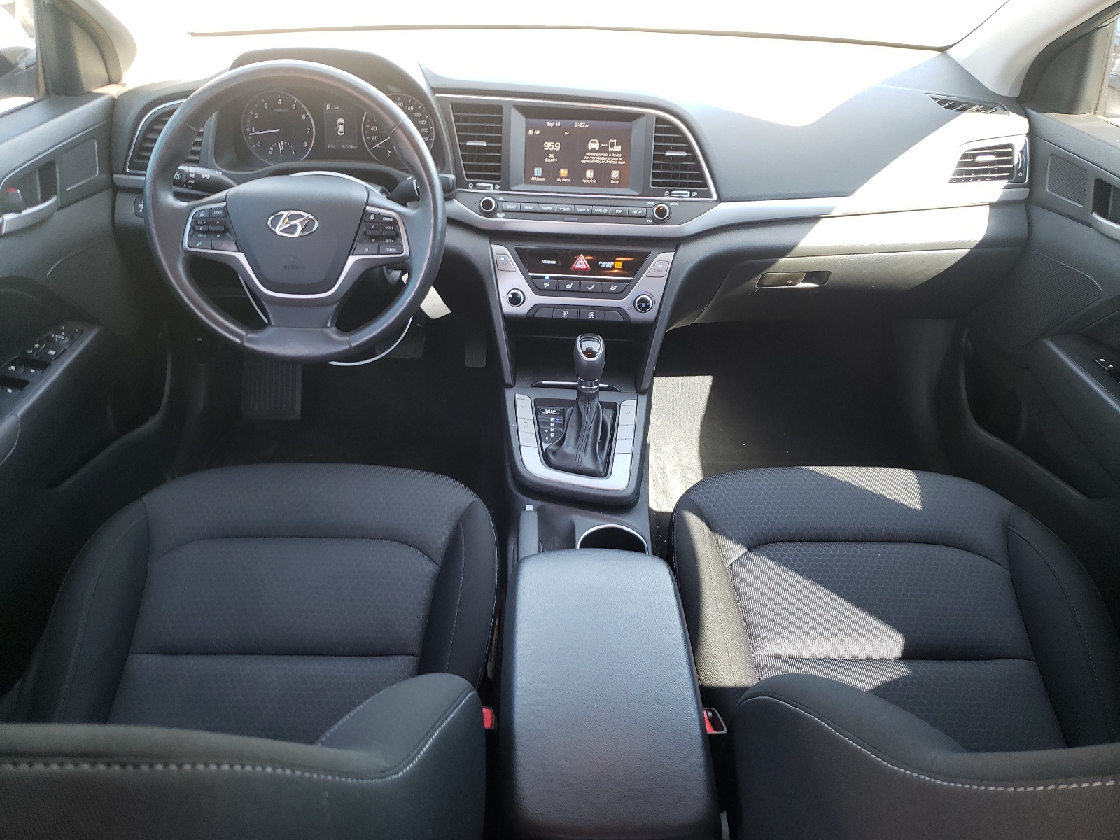 KMHD84LFXHU403386 2017 Hyundai Elantra Se