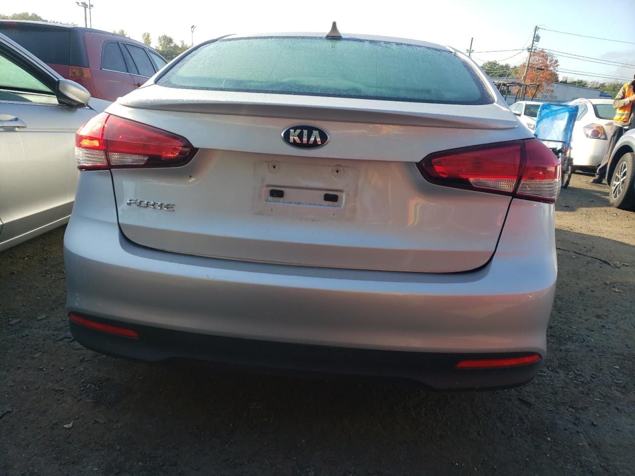 3KPFK4A7XJE169460 2018 Kia Forte Lx