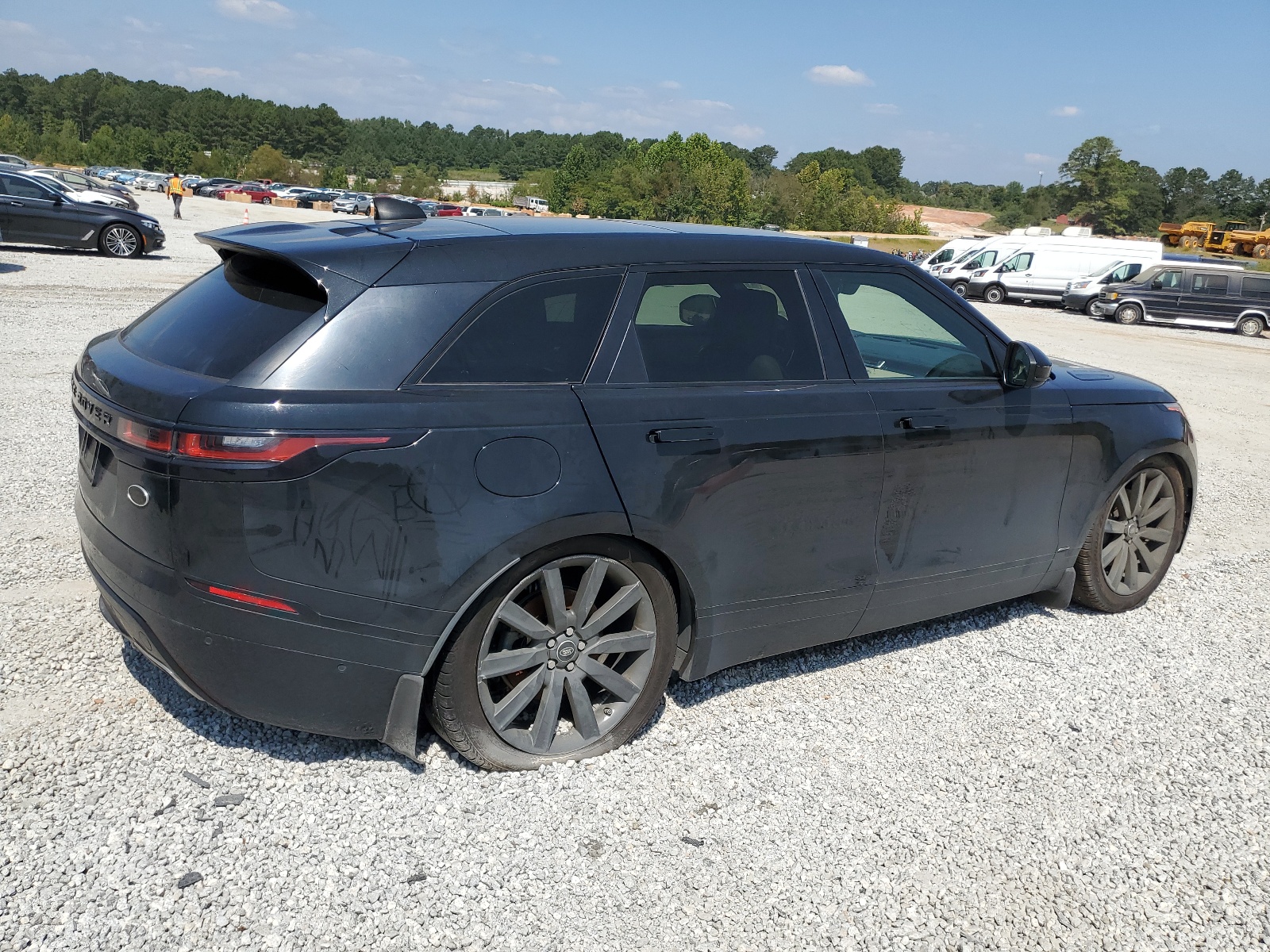 2018 Land Rover Range Rover Velar R-Dynamic Hse vin: SALYM2RV9JA718247