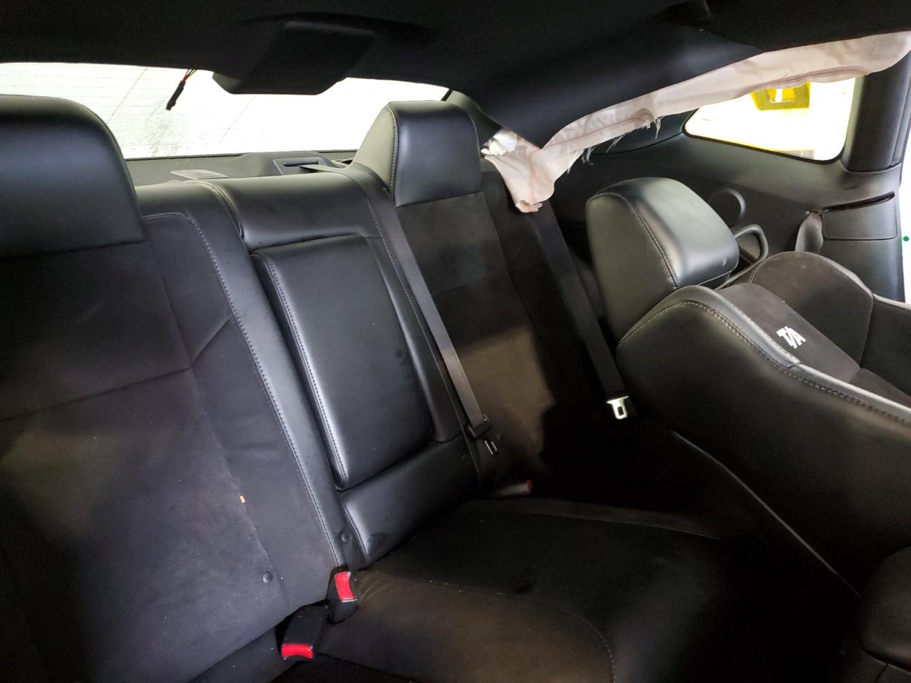 2017 Dodge Challenger - Image 11