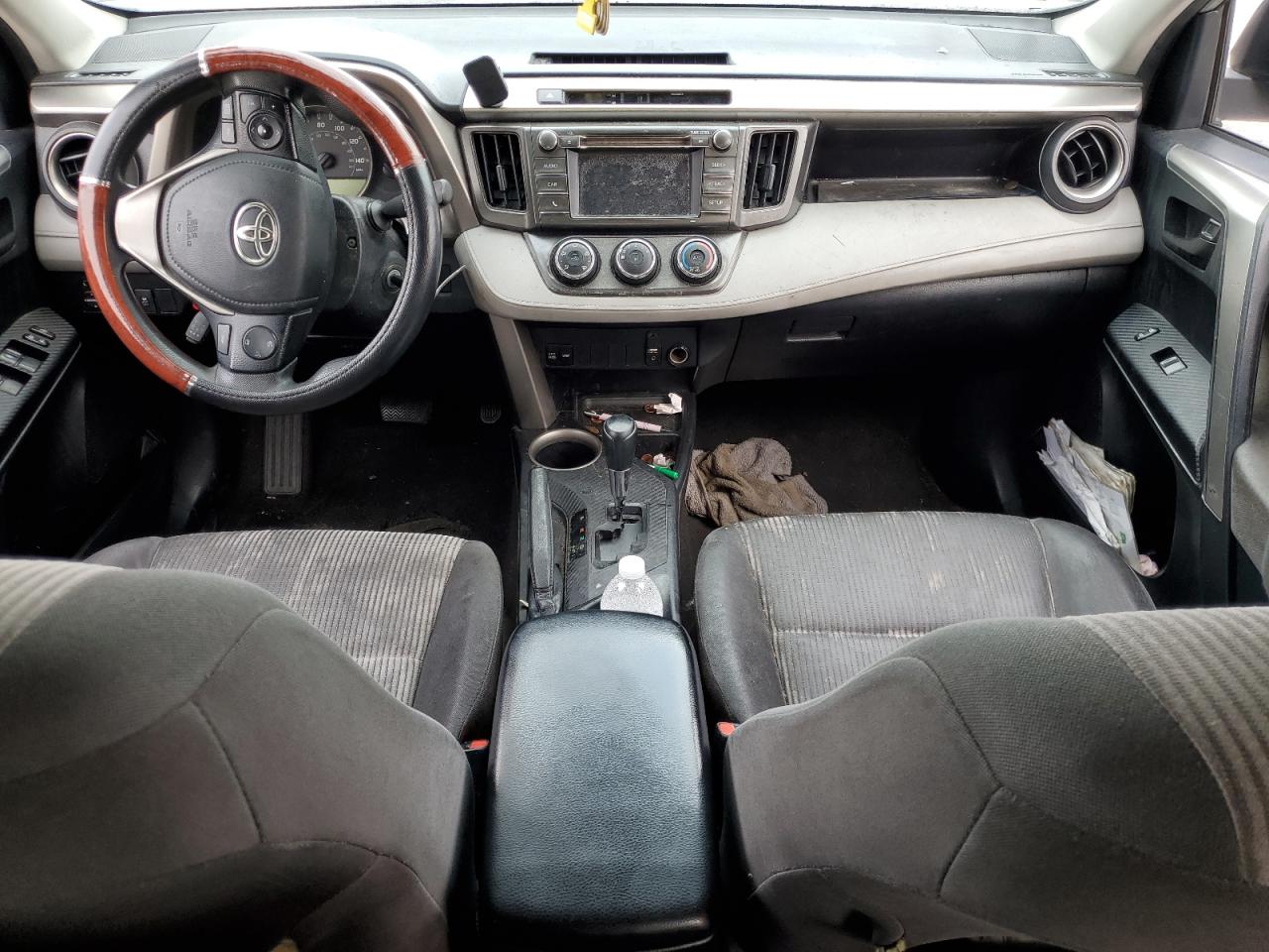 JTMZFREV9FJ043317 2015 Toyota Rav4 Le