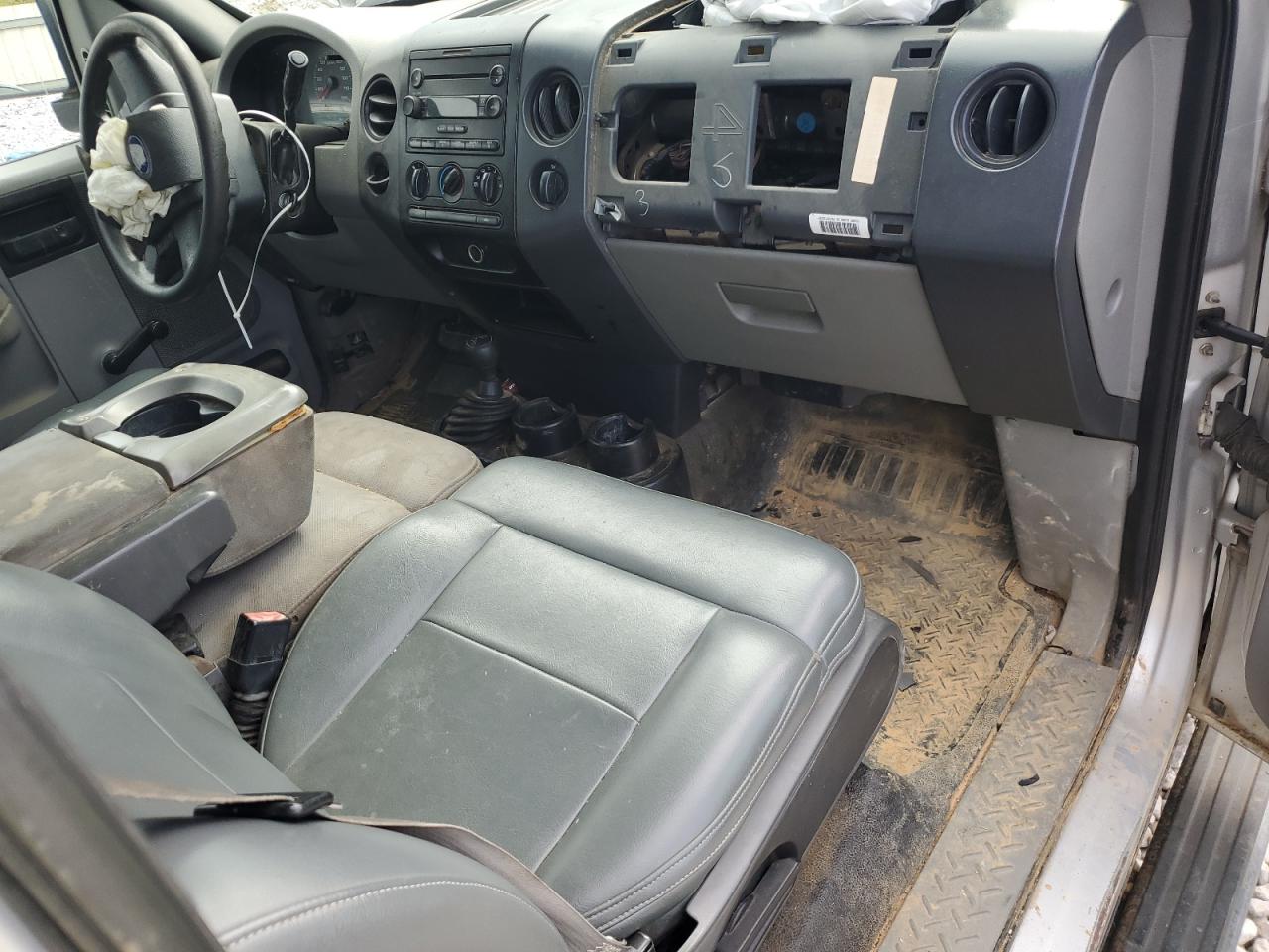 2005 Ford F-150 - Image 8
