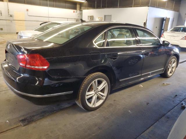 Sedans VOLKSWAGEN PASSAT 2012 Black