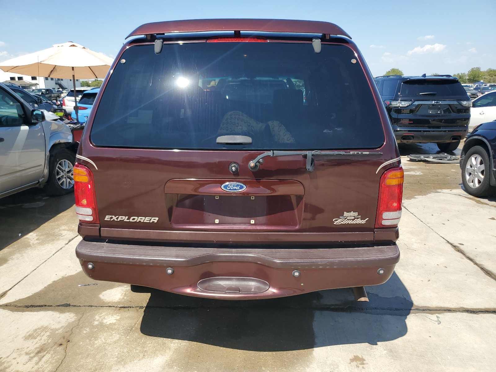 1FMDU65E3YZA11459 2000 Ford Explorer Limited