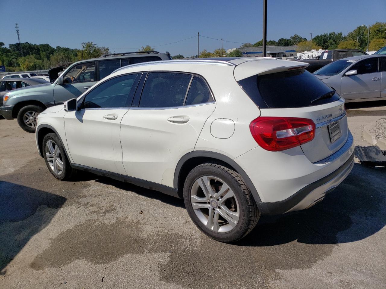 WDCTG4EB9HJ318984 2017 MERCEDES-BENZ GLA CLASS - Image 2