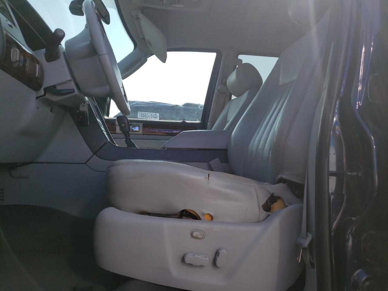 2004 Lincoln Navigator VIN: 5LMFU27R74LJ17182 Lot: 61906094