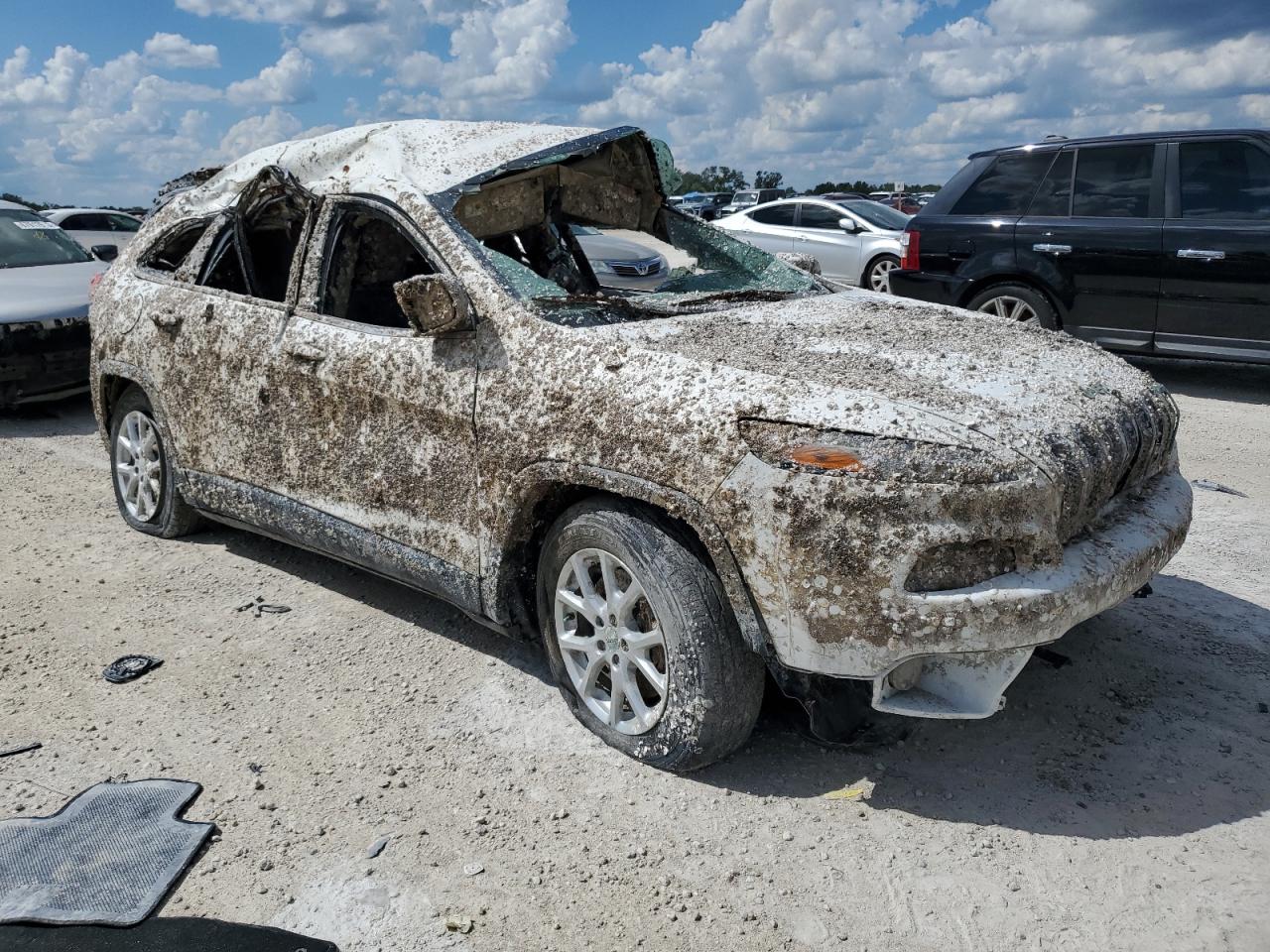 2017 Jeep Cherokee Latitude VIN: 1C4PJMCB7HW510631 Lot: 67643663