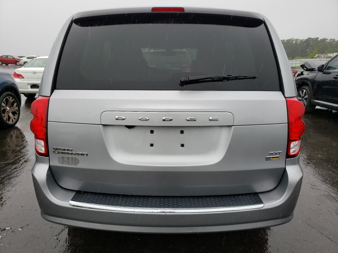 2019 Dodge Caravan - Image 6