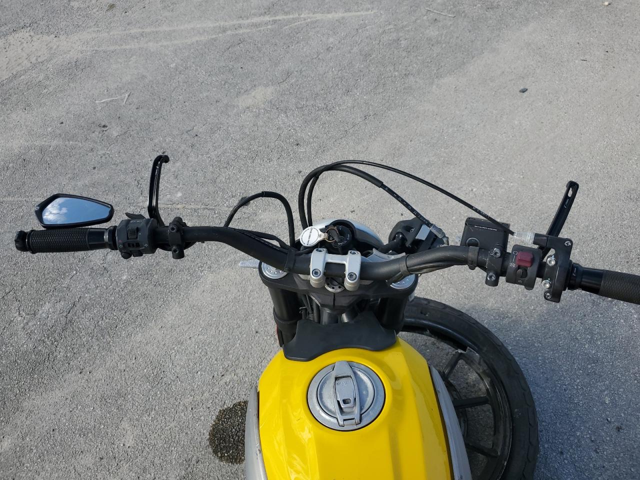 ML015ANM5GT006330 2016 Ducati Scrambler 800