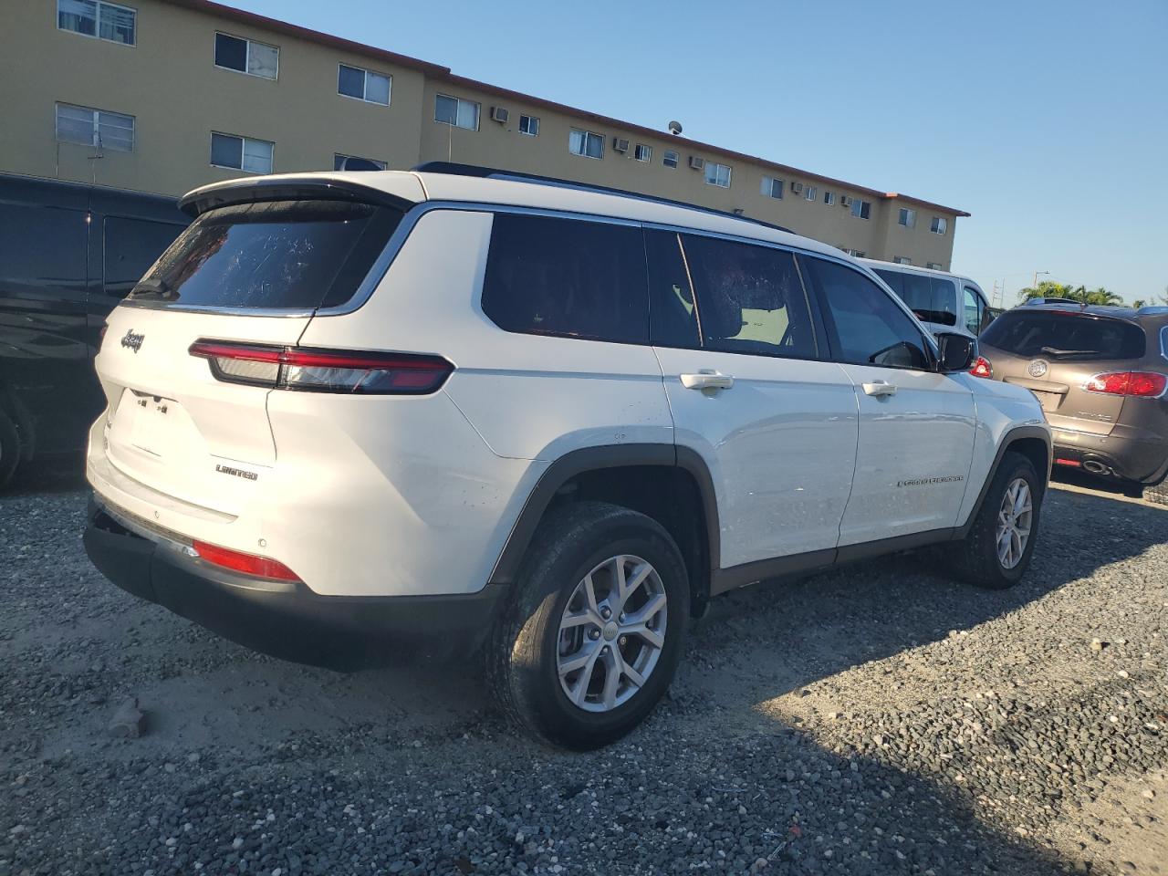 2021 Jeep Grand Cherokee - Image 3