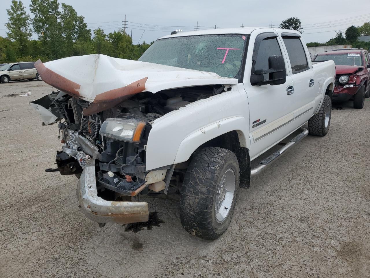 2005 Chevrolet Silverado K2500 Heavy Duty for Sale in Sikeston, MO - Front End