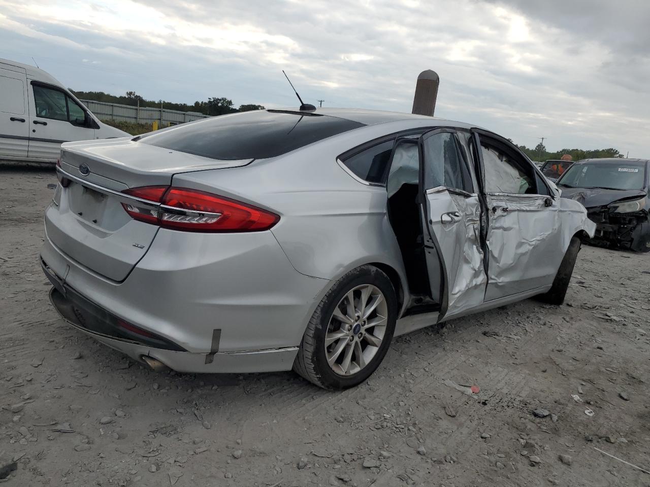 2017 Ford Fusion - Image 3