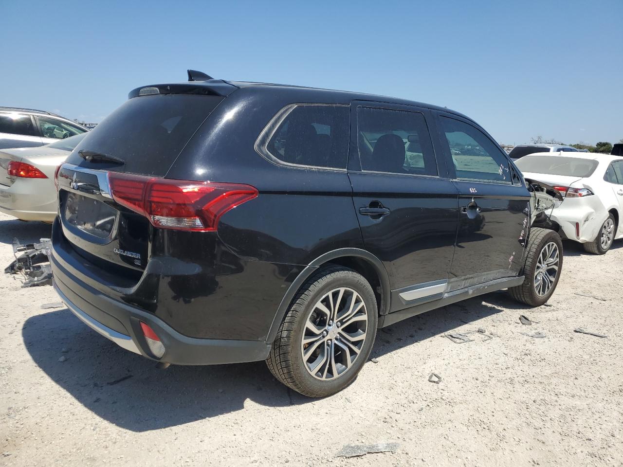 JA4AD3A3XHZ066155 2017 Mitsubishi Outlander Se