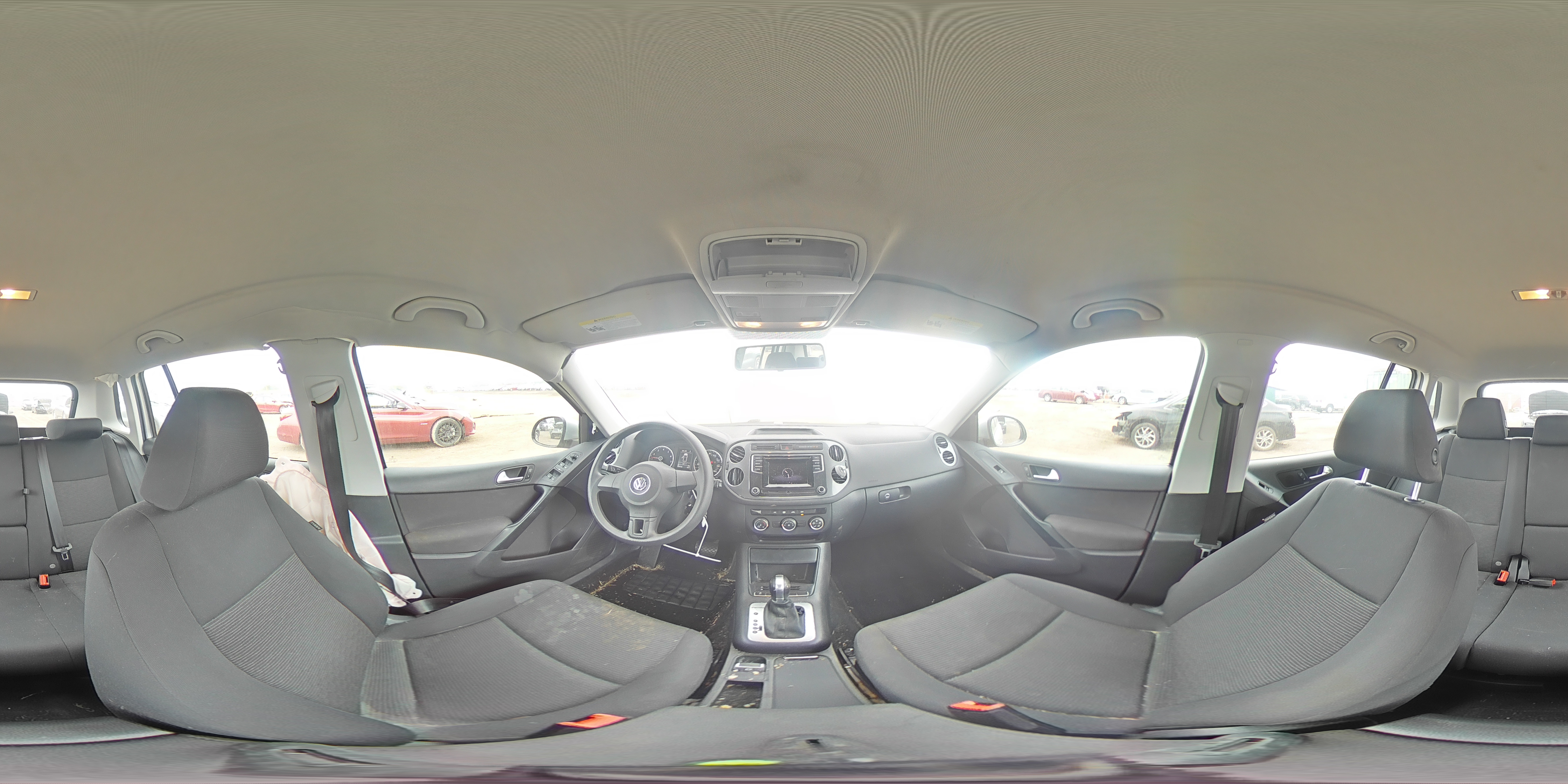 2017 Volkswagen Tiguan - Image 13