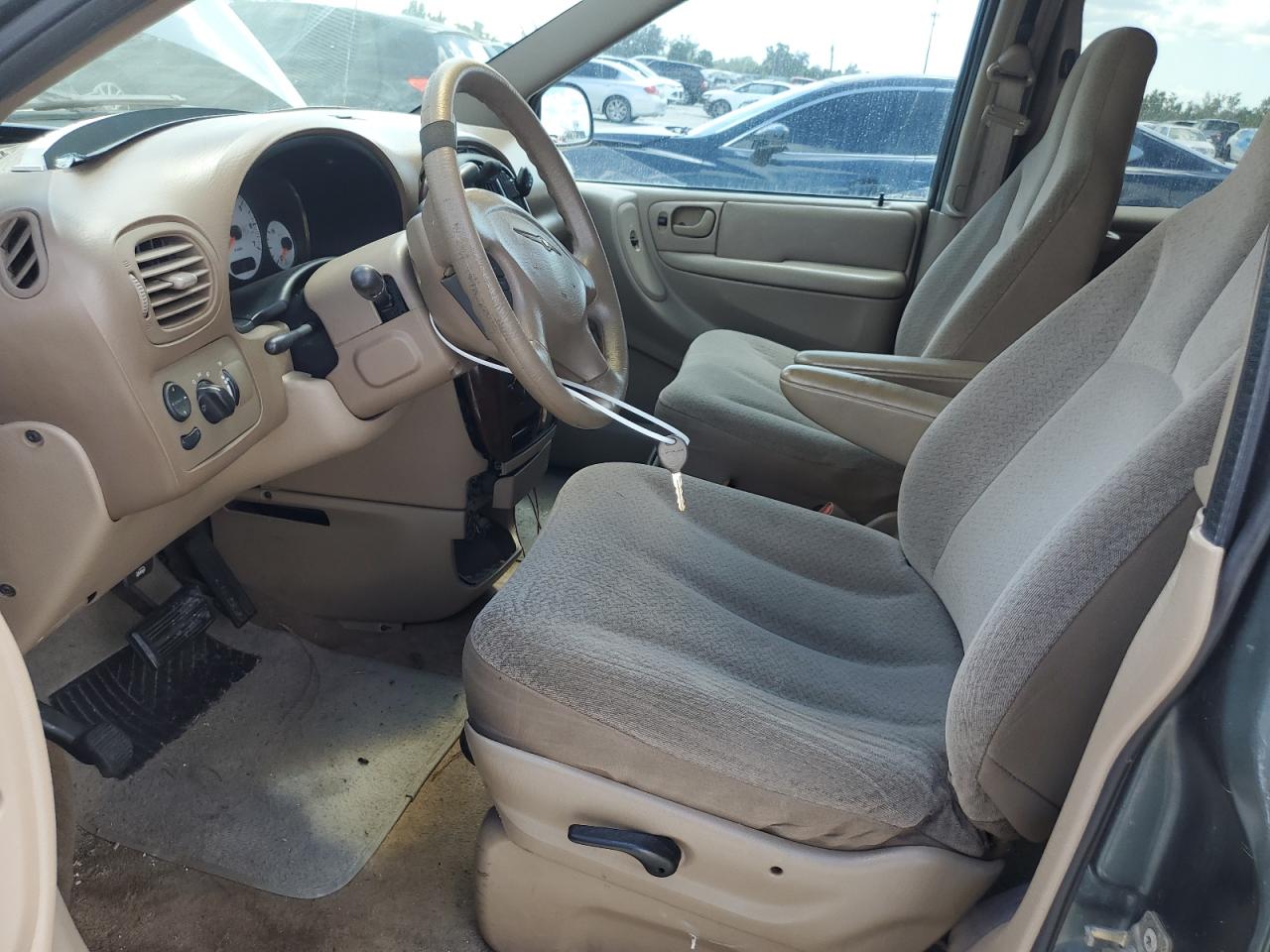 2002 Chrysler Town & Country Lx VIN: 2C4GP44362R637778 Lot: 67448373