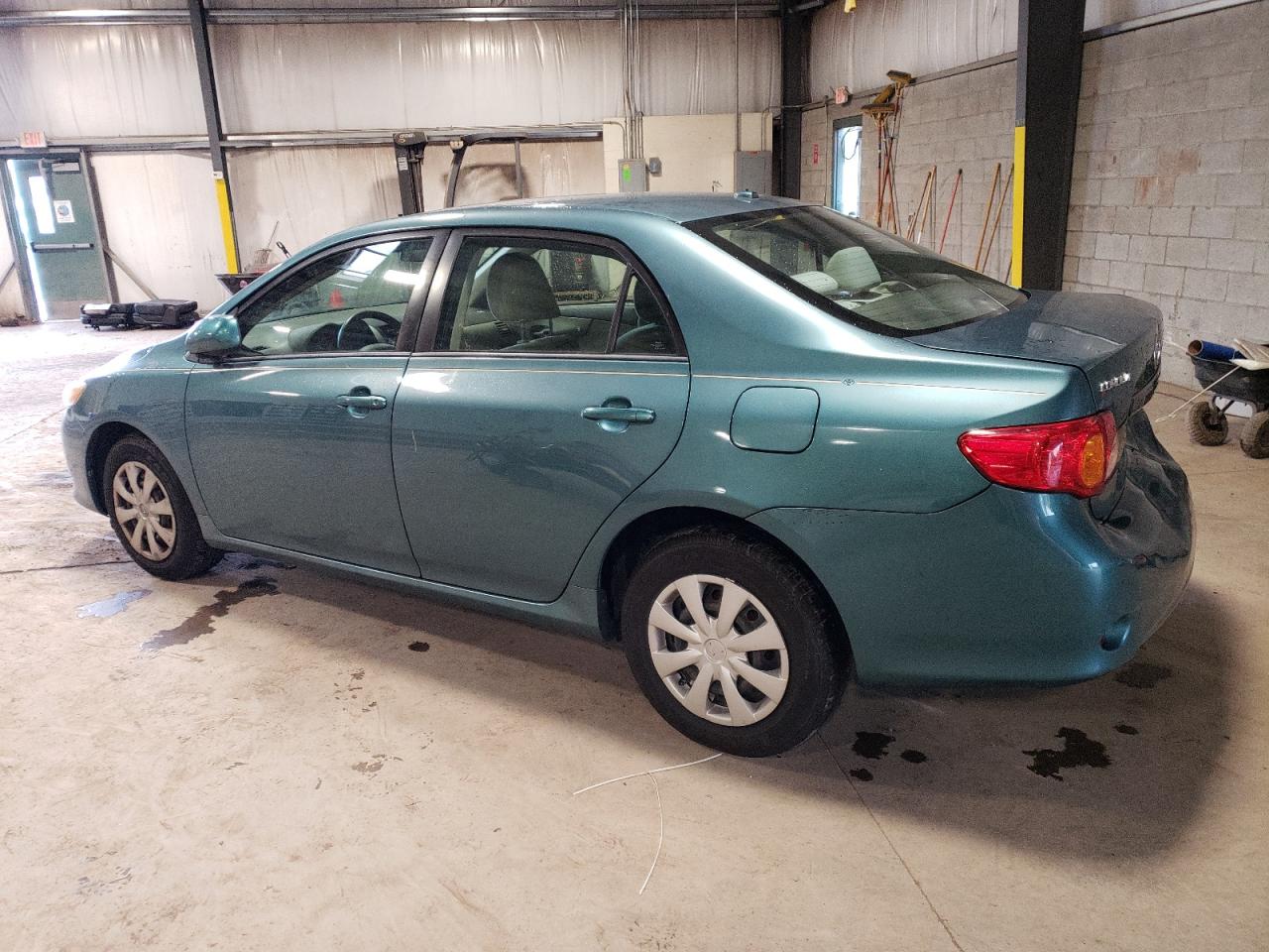 2010 Toyota Corolla Base VIN: 2T1BU4EEXAC329238 Lot: 68911173