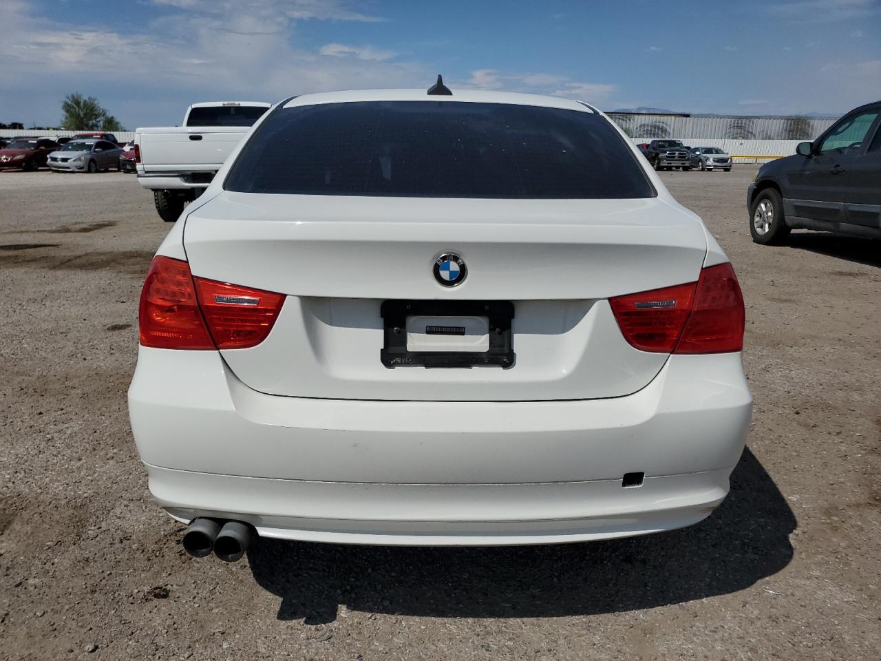 WBAPH7G54BNM58919 2011 BMW 328 I