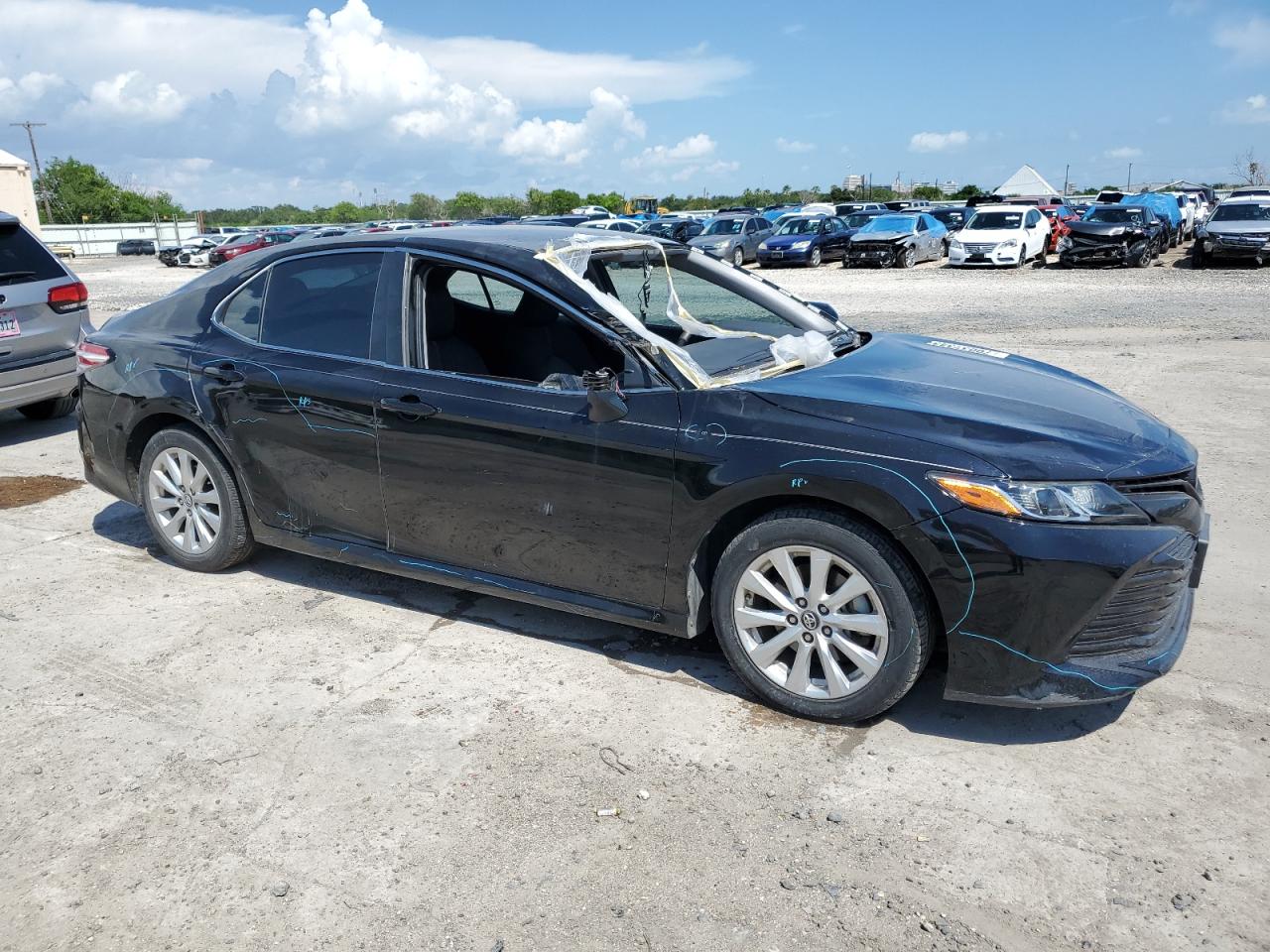 2018 Toyota Camry L VIN: 4T1B11HKXJU054722 Lot: 70037343