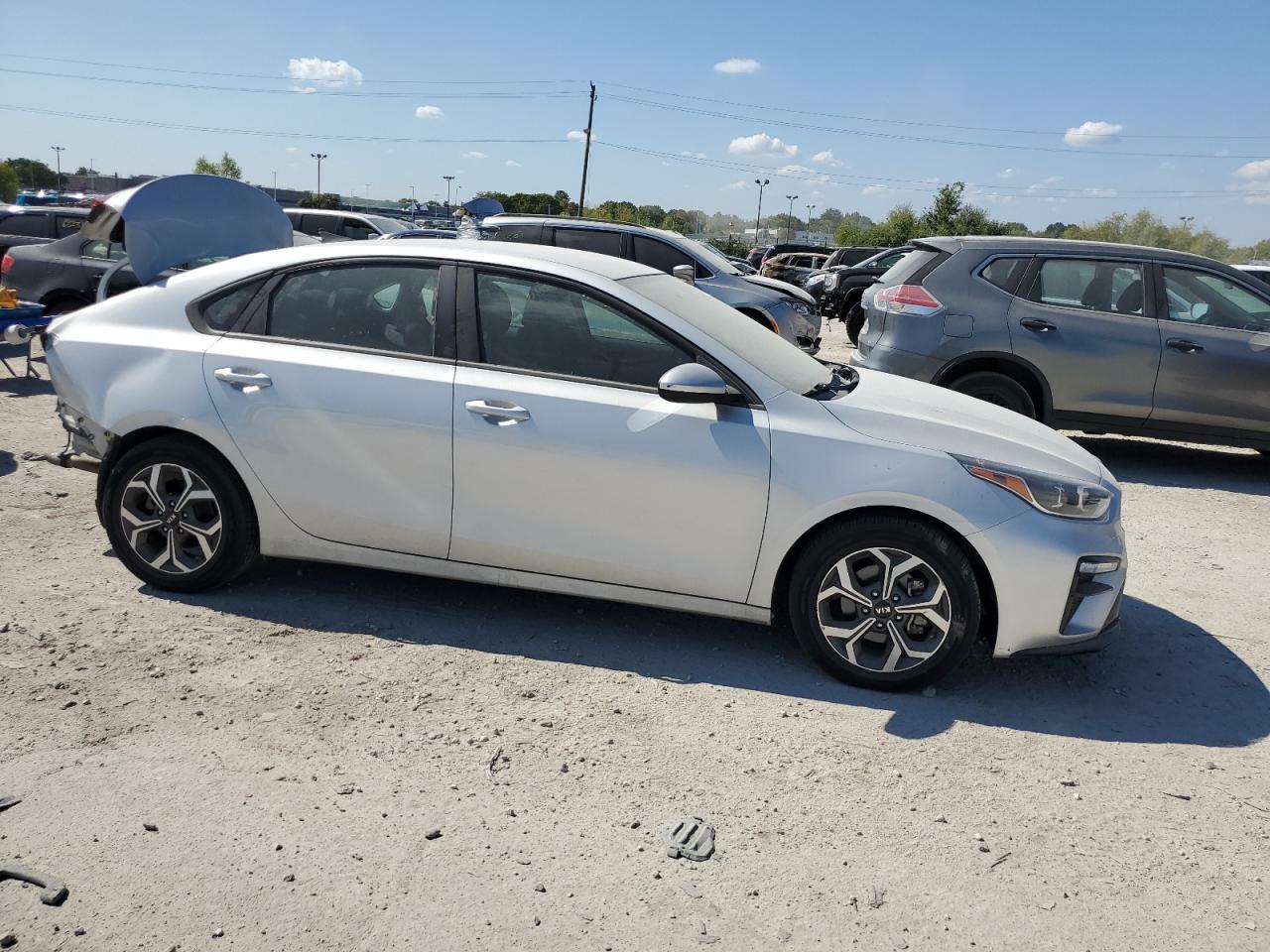 VIN 3KPF24AD8KE111497 2019 KIA FORTE no.4