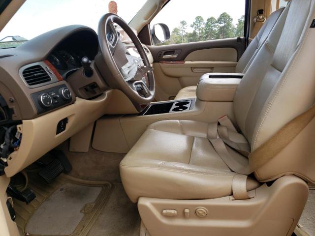Parquets CHEVROLET SUBURBAN 2013 Biały