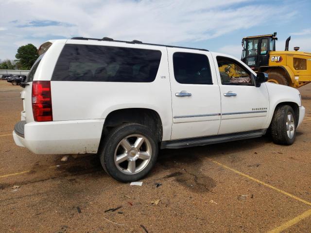 Parquets CHEVROLET SUBURBAN 2013 Biały