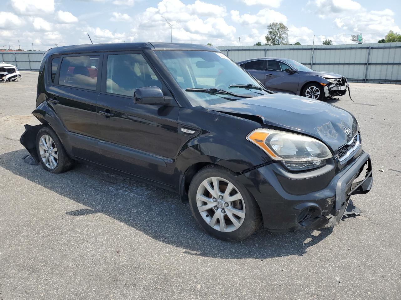 VIN KNDJT2A50D7606056 2013 KIA SOUL no.4